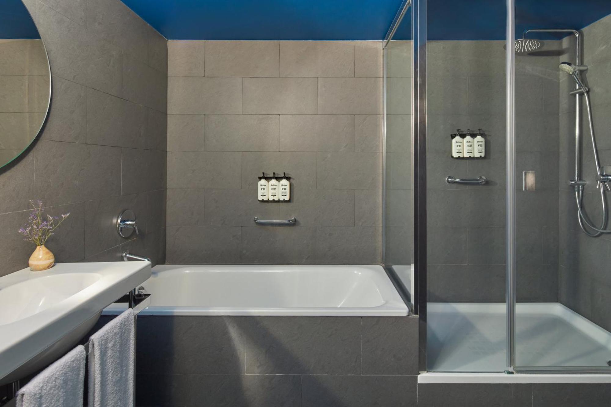 Hotel Indigo Barcelona Granvia Plaza Espana, An Ihg Hotel ภายนอก รูปภาพ